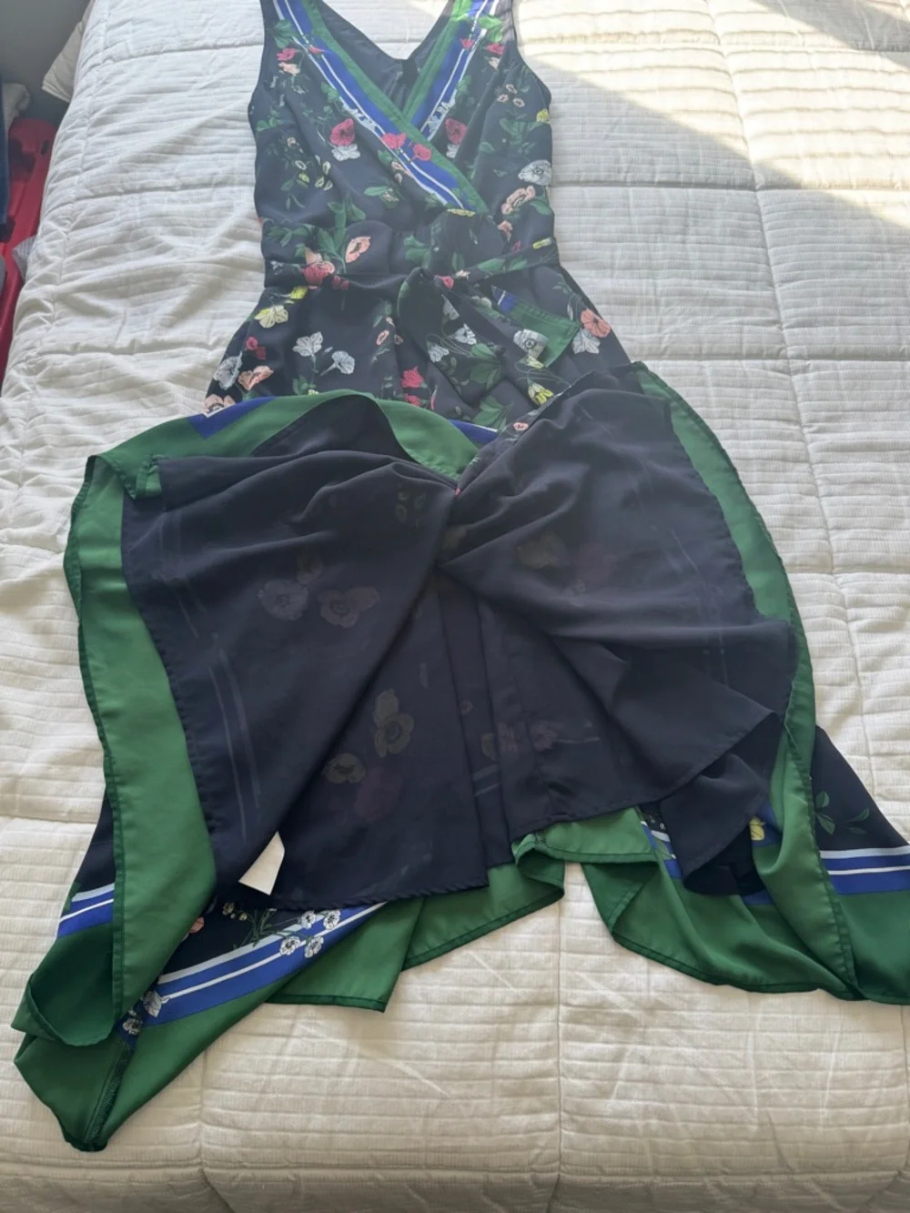 Ann Taylor flowy floral midi dress with tie waist, size 0 - Picture 5 of 11